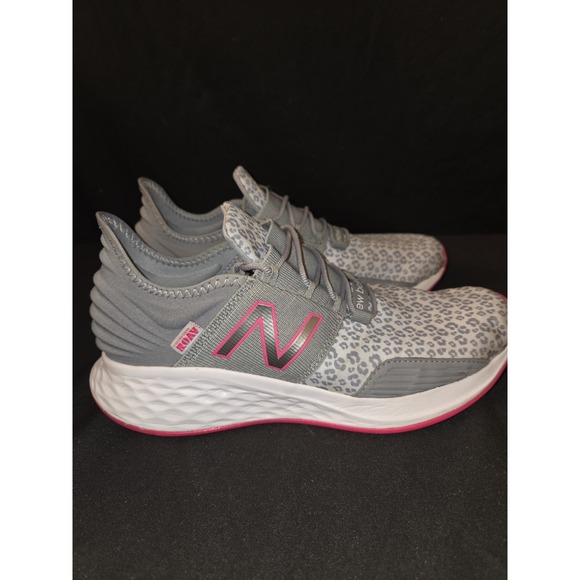 New‎ Balance Fresh Foam Roav Womens Shoes Sz 6 M Athletic Gray PINK Sneakers